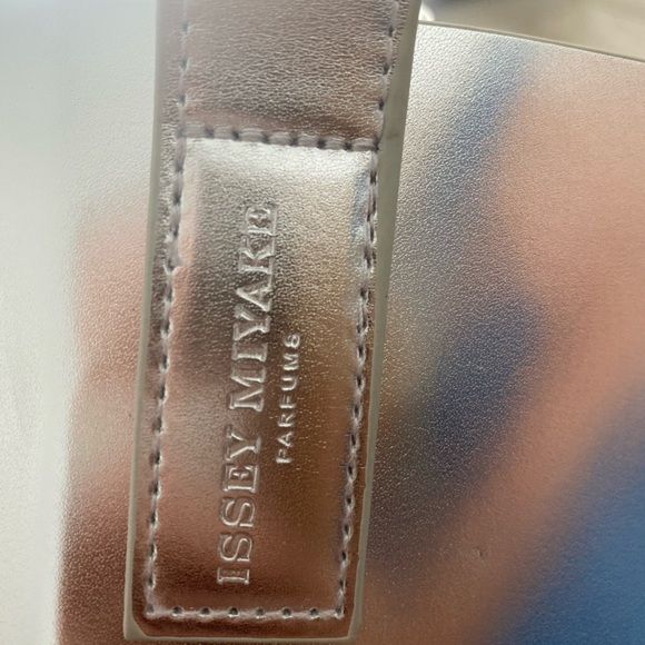 NWT Issey Miyake Parfums silver bucket bag - Picture 6 of 9